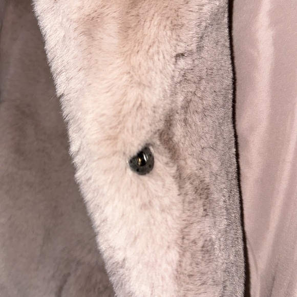 Sanctuary Pink Faux Fur Snap Front Jacket Size L. NWT: Very warm and cozy. - Picture 3 of 7